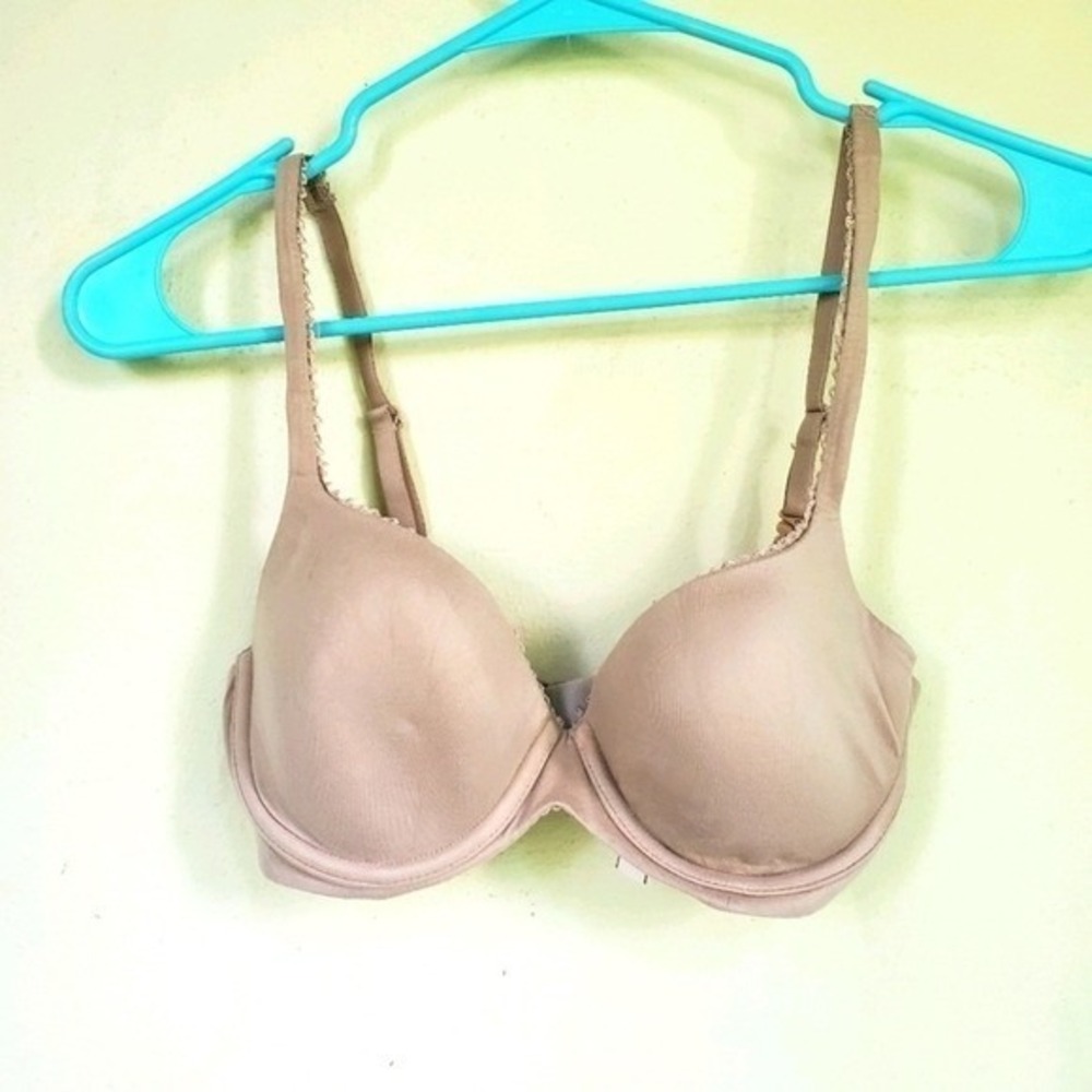 Victoria's Secret T-Shirt Bra Beige Lace Trim Demi Cup‎ Size 32D
